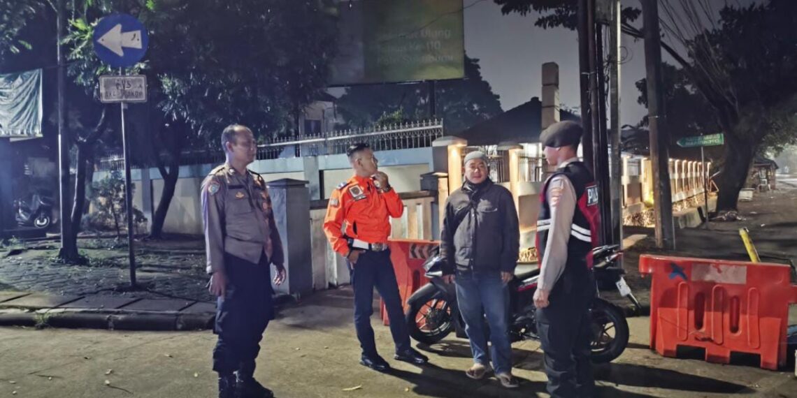 Meminimalisir gangguan kamtibmas, Patroli polsek baros sambangi Pos Terminal Kemenhub K.H Ahmad Sanusi