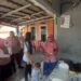 Partisipasi Bhabinkamtibmas Jayamekar sambangi Posyandu Mawar 3 dalam mencegah Stunting dan gizi buruk