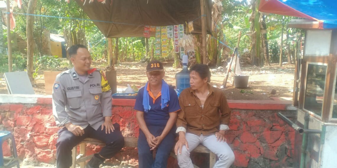 Bhabinkamtibmas Polsek Lembursitu giat cooling system