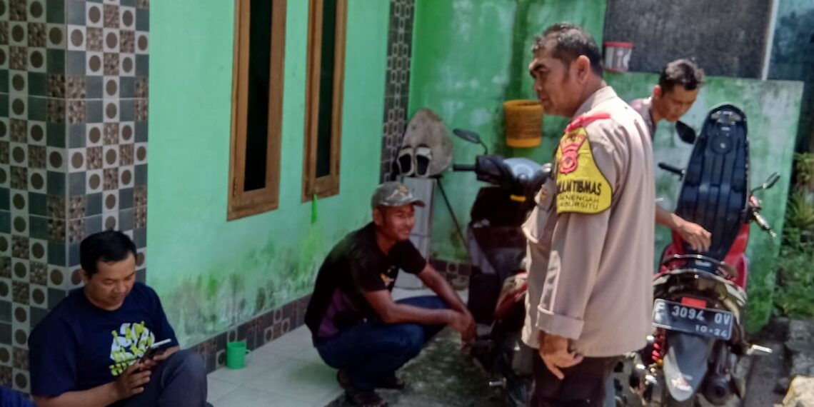 Bhabinkamtibmas Polsek Lembursitu selalu sambang dalam segala kegiatan masyarakt