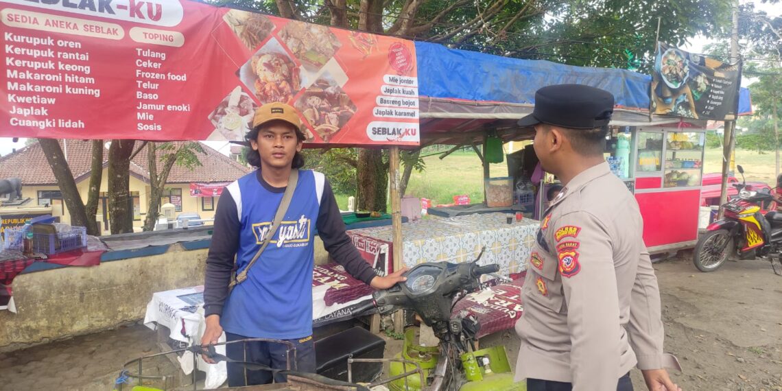 Patroli mobile rutin Polsek Kadudampit untuk mengantisipasi gangguan kamtibmas di wilayah hukum polsek kadudampit