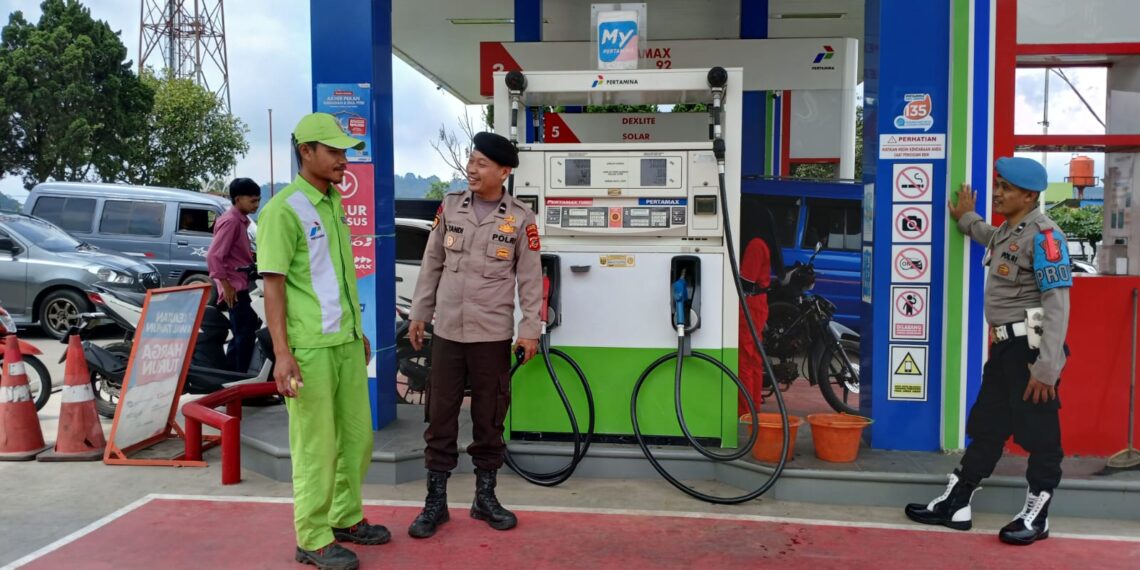 Unit Samapta Polsek Sukalarang Laksanakan Patroli Dialogis Untuk Menjamin Keamanan Masyarakat