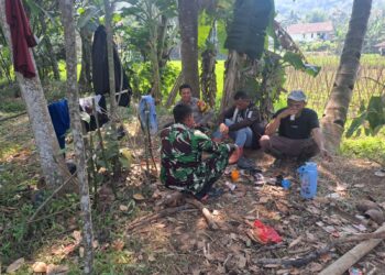 Sambangi Warga Jelang Pilkada Serentak, Polisi dan TNI di Sukabumi Edukasikan Kamtibmas