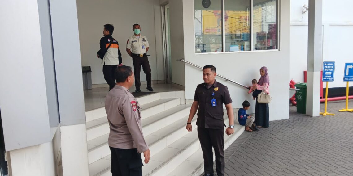 Unit Samapta Polsek Cikole Laksanakan Giat Patroli Dialogis