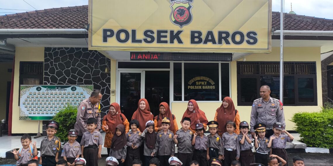 Efektifkan Dikmas lantas, polsek baros bersama KB. Paud An Naba berikan pengetahuan berlalulintas sejak dini