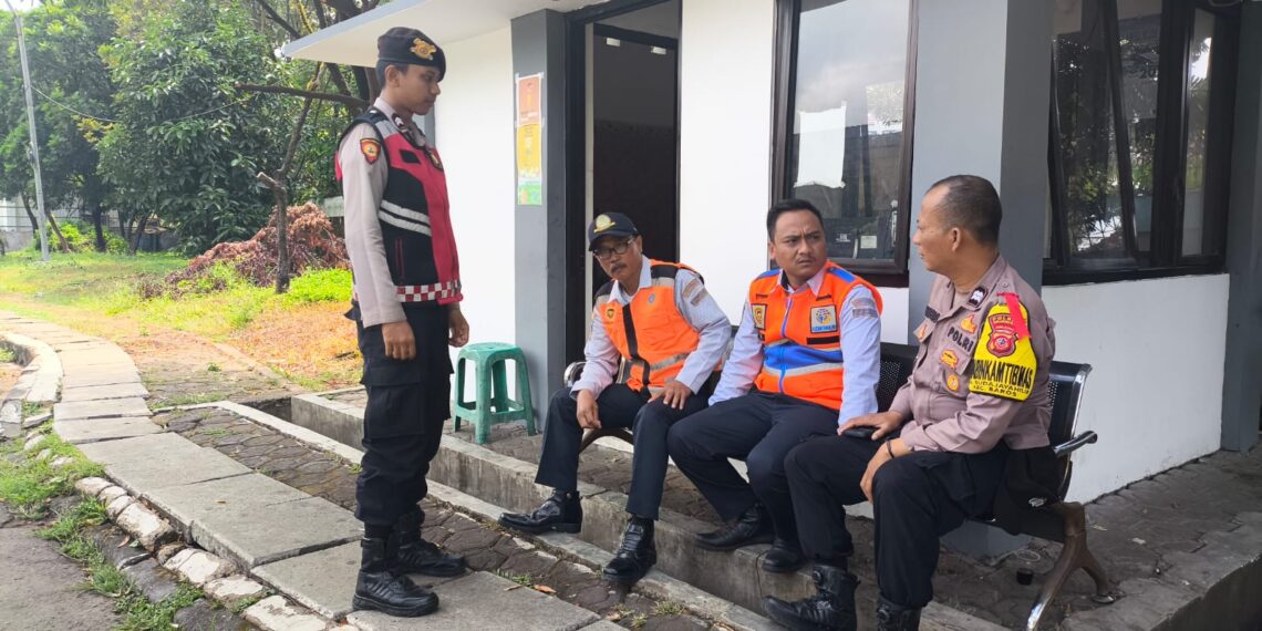 Sebar pesan kamtibmas polsek baros sambang terminal antisipasi Gangguan Kamtibmas