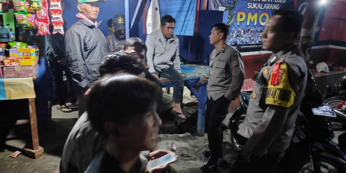 Ngobrol Bersama Masyarakat, Patroli Dialogis Malam Petugas Sampaikan Pesan Kamtibmas