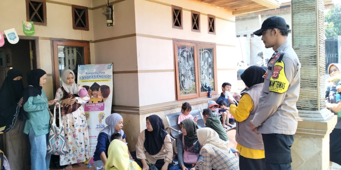 Sambang tingkatkan pengawasan. Bhabinkabtibmas Jayaraksa Monitoring KB Gratis