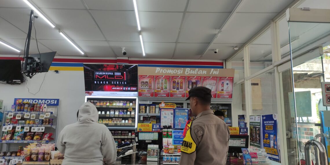 Patroli mobile rutin Polsek Kadudampit untuk mengantisipasi gangguan kamtibmas di wilayah hukum polsek kadudampit
