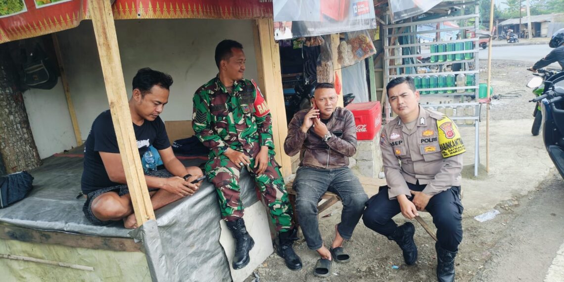Dekati warga Babinkamtibmas bersinergi dengan Babinsa Sambangi Warga dan Berikan Imbauan Kamtibmas