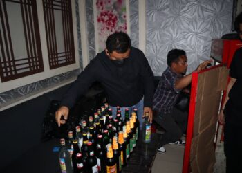 Jajakan Miras, THM Berkedok Tempat Karaoke Keluarga di Sukabumi Dirazia Polisi