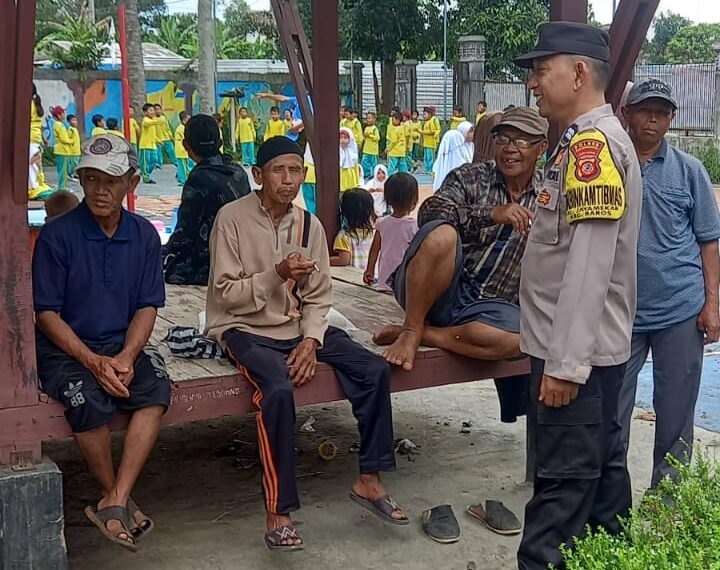 Ciptakan rasa aman, Bhabinkamtibmas Cooling system sambangi jalin Silaturrahmi Kamtibmas warga jayamekar