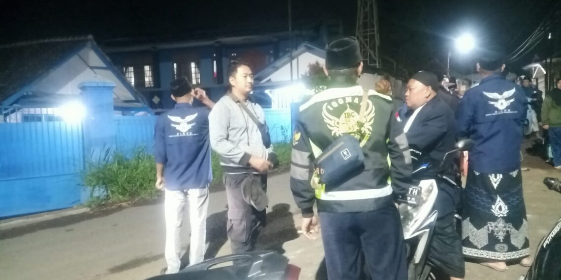 Bhabinkamtibmas Desa Perbawati Kec Sukabumi Dialogis Dengan Tokoh masyarakat untuk Jaga Kamtibmas