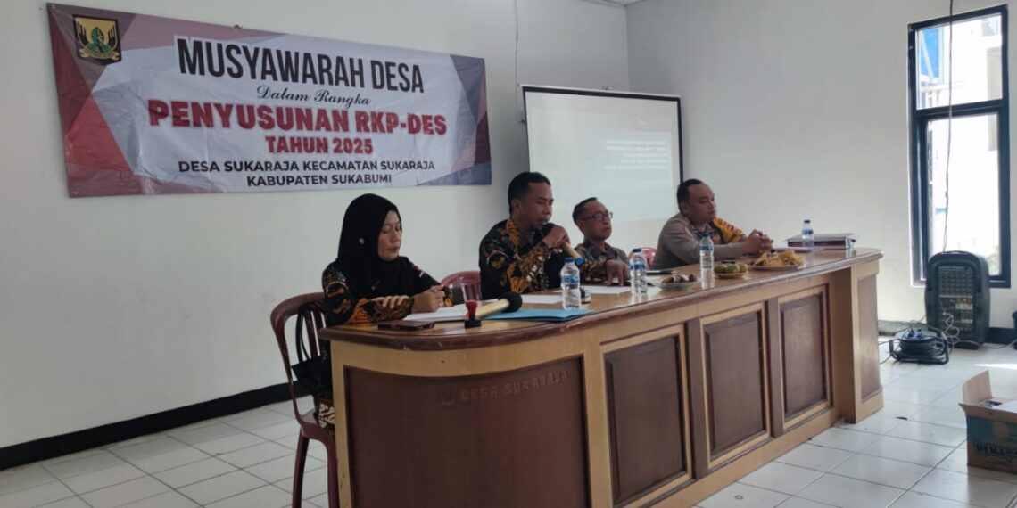 Bhabinkamtibmas Polsek Sukaraja Menghadiri kegiatan rapat penetapan rencana kerja Pemerintah Desa (RKPDes) tahun 2025