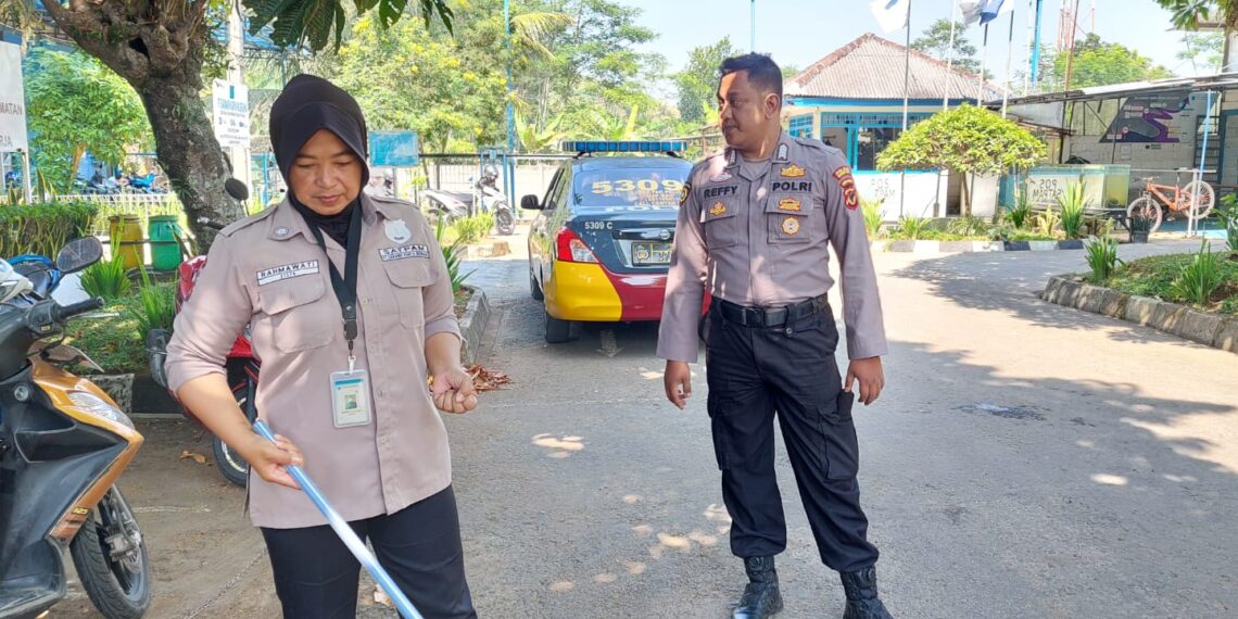 Tingkatkan Keamanan Jelang Pilkada 2024,Unit Sabhara Polsek Cisaat laksanakan Patroli