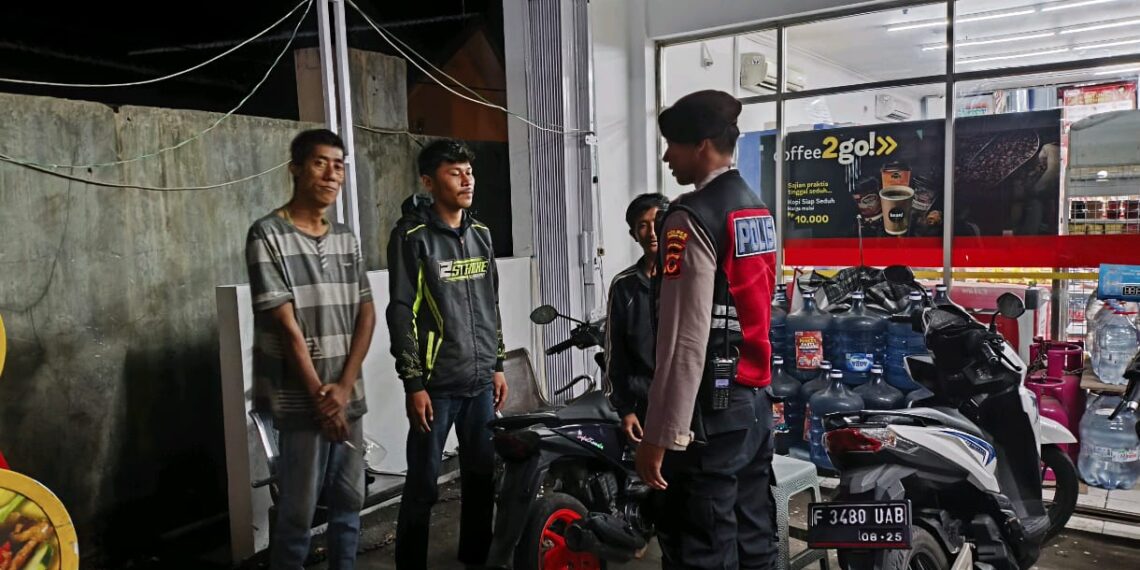 Intensifkan patroli malam hari. Polsek baros hadir ditengah  masyarakat