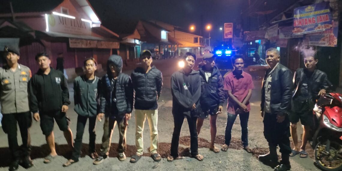 Polsek Sukaraja melaksanakan patroli rutin yang dipimpin langsung oleh Kapolsek Sukaraja