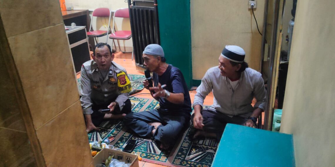 Hadiri Maulid Nabi Muhammad SAW. Kapolsek baros tingkatkan silaturahmi kamtibmas  jema’at Masjid Al Muawanah