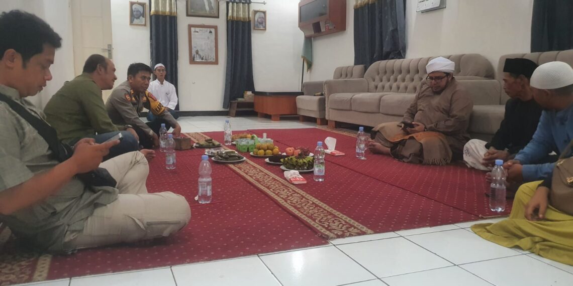 Kapolsek Cibeureum laksanakan silaturahmi Kamtibmas dan Sampaikan Pesan Kamtibmas