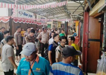 Diduga Konsleting Kios Perabotan di Palabuhan Ratu Terbakar. Pedagang Rugi Puluhan Juta