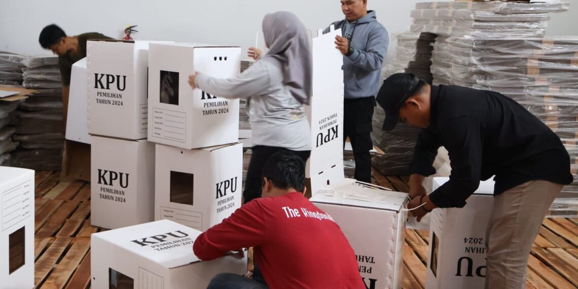 KPU Kota Sukabumi Temukan Belasan Kotak Suara Rusak