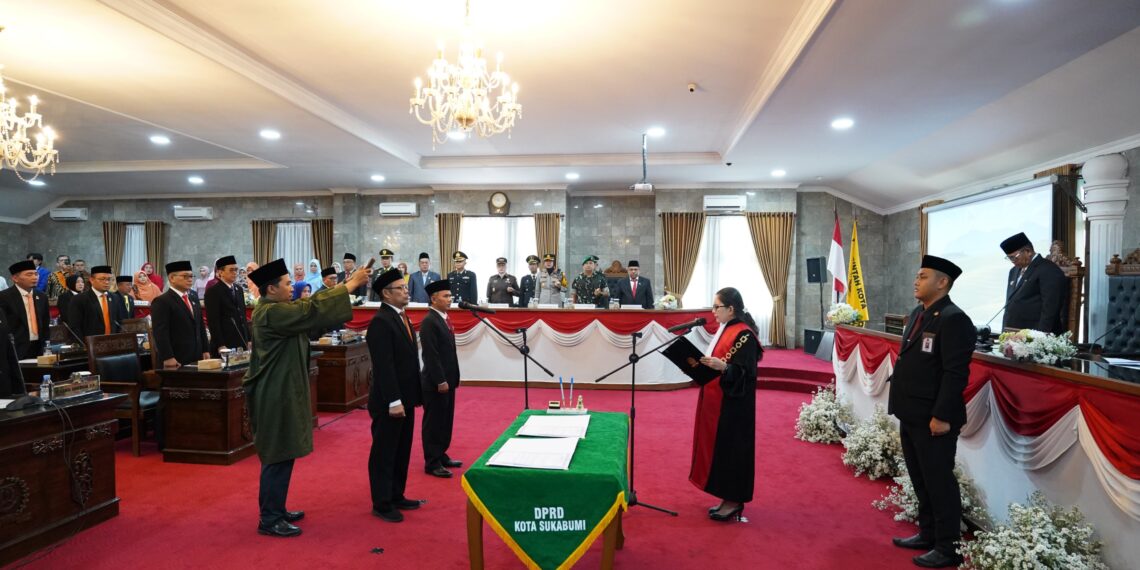 Ucapkan Sumpah dan Janji, Wawan Juanda Resmi Jabat Ketua DPRD Kota Sukabumi Periode 2024-2029
