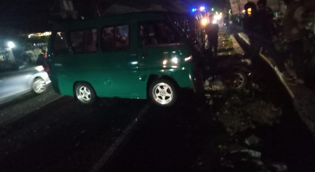 Kecelakaan di Jalan Sukabumi – Bogor Pengandara dan Penumpang Motor Dievakuasi ke Rumah Sakit Alami Luka Serius
