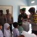 Polres Sukabumi Kota Bagikan Puluhan Paket Makanan Bergizi ke Pelajar Sekolah