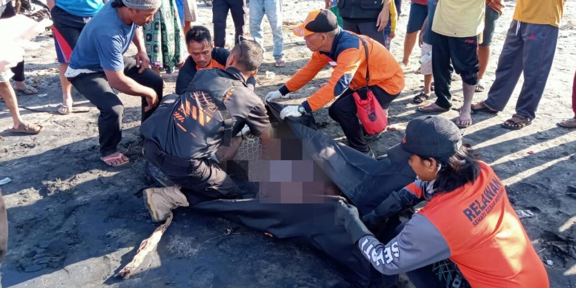 Satu Orang Korban Dari Tiga Nelayan Tergulung Gelombang Tinggi Ditemukan Kondisi Meninggal