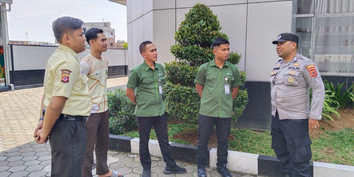 Polsek Cikole Laksanakan Giat Patroli Dialogis Dengan Satpam