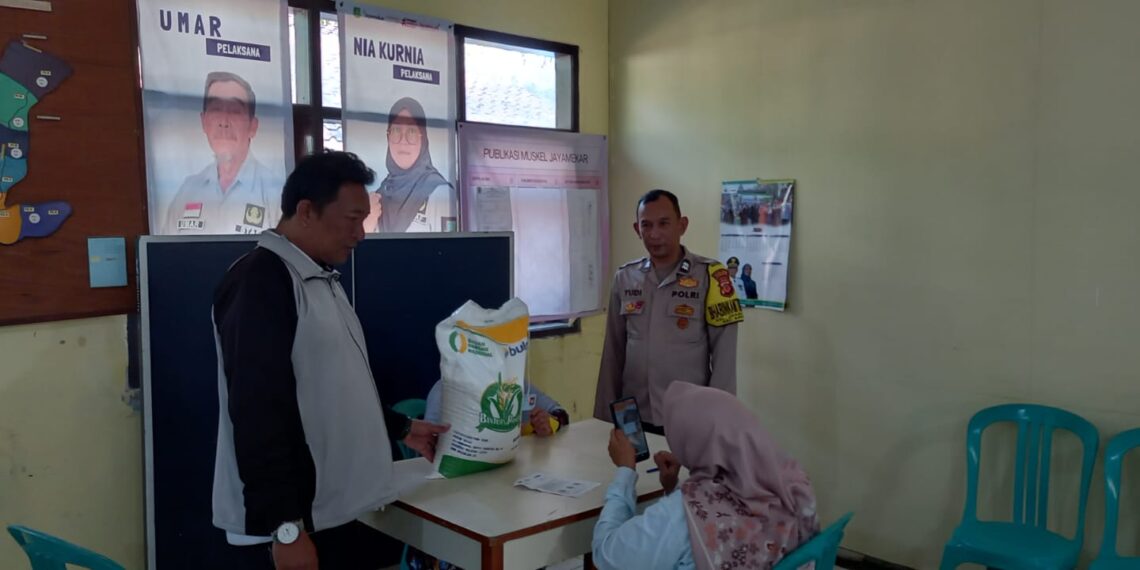 Monitoring Penyaluran Bantuan CBP. Bhabinkamtibmas pastikan CBP tersalurkan ke yang berhak