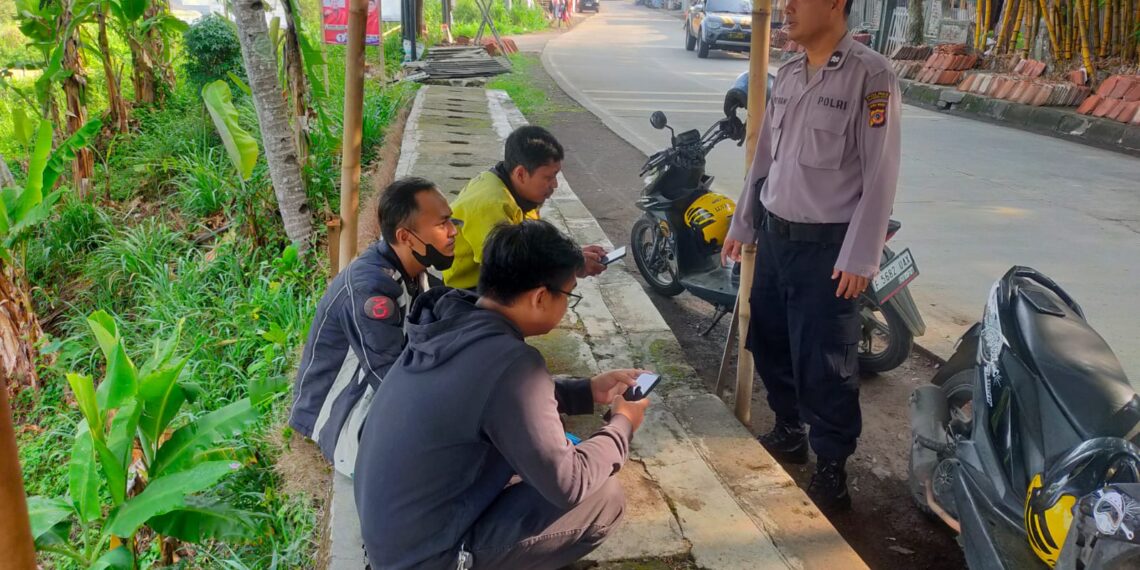 Ciptakan Rasa Aman, Anggota Samapta Polsek Cibeureum Laksanakan Patroli dialogis