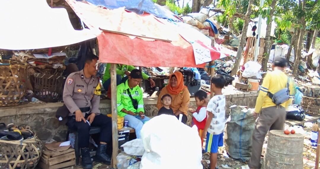 Bhabinkamtibmas Polsek Lembursitu sambangi warga binaan berikan himbauan kamtibmas