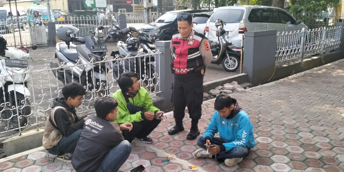 Patroli Dialogis Personel Unit Samapta Polsek Cisaat Berikan Rasa Aman
