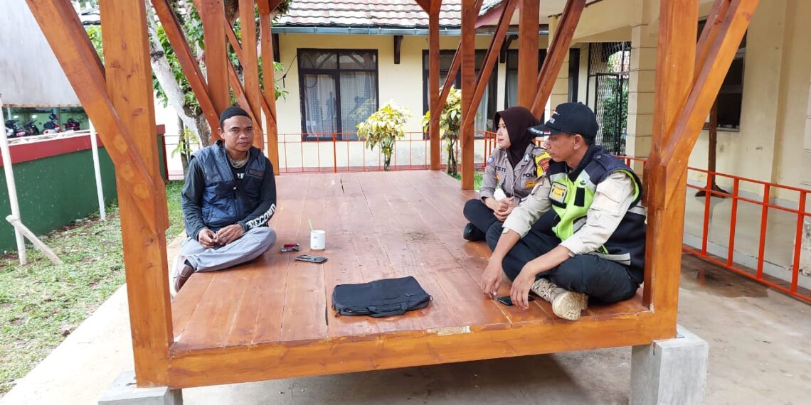Wujud Nyata Kedekatan POLRI Dengan Warga, Bhabinkamtibmas Lakukan Sambang Kepada Warga Binaan