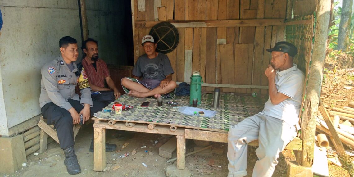 Bhabinkamtibmas Desa Semplak Sampaikan Pesan Kamtibmas