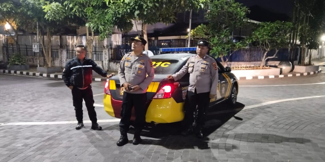 Antisipasi Kerawanan Pada Malam Hari, Polsek Cikole Gelar Patroli Biru