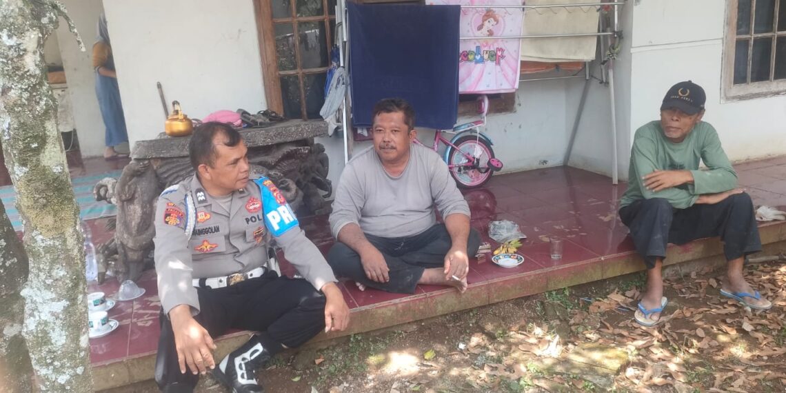 Polsek Kebonpedes Patroli Dialogis Warga, Cooling System Sampaikan Himbauan Kamtibmas Jelang Pilkada 2024