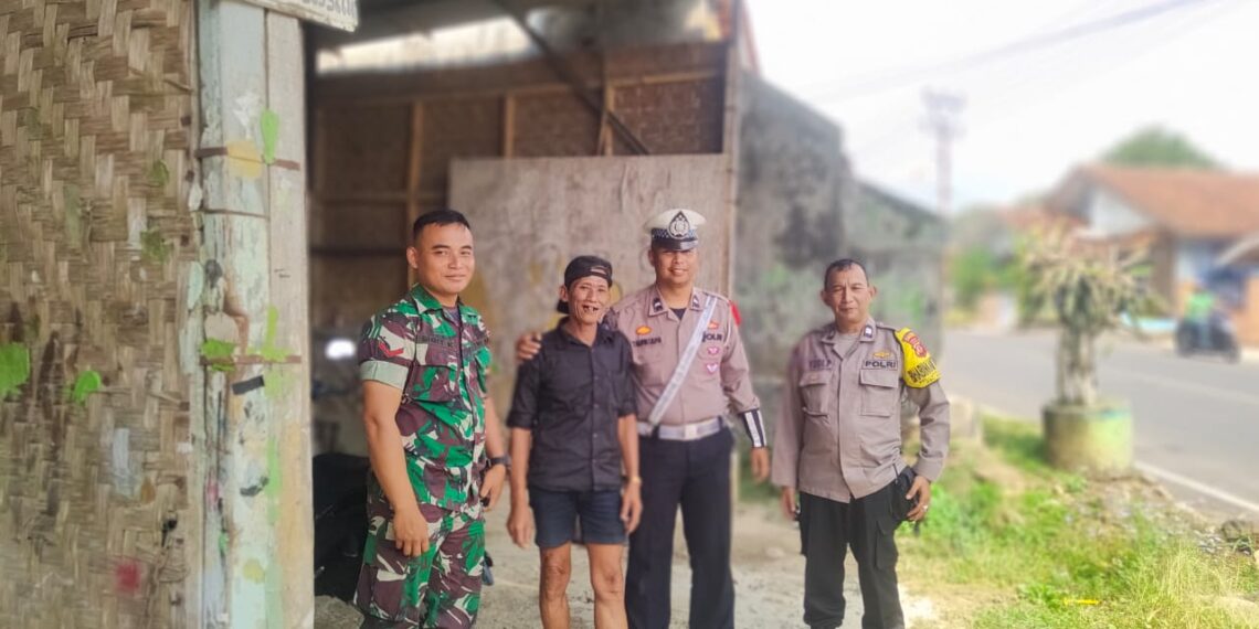 Ciptakan rasa aman, Cooling system Sinegritas TNI-Polri bersama warga jayamekar