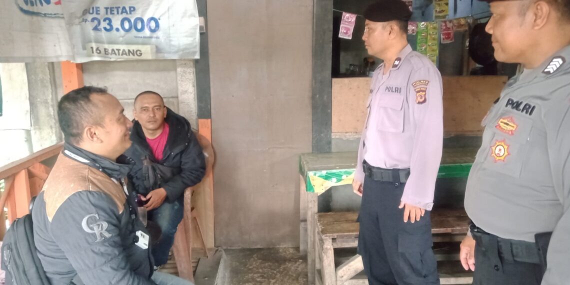 Giat Preventif, Unit Patroli Samapta Polsek Cibeureum Berpatroli dan Sambangi Warga