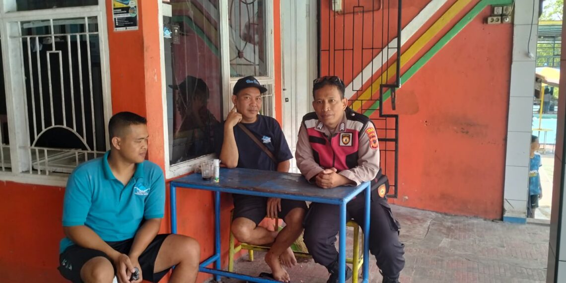 Unit Samapta Polsek Cisaat Lakukan Pengawasan Obyek Wisata Kolam Renang Cigunung