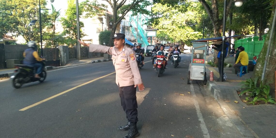 Polsek Gunungpuyuh rutin laksanakan Gatur Pagi, Agar Terciptanya Kamseltibcar Lantas dipagi hari diwilayah hukum Polsek Gunungpuyuh