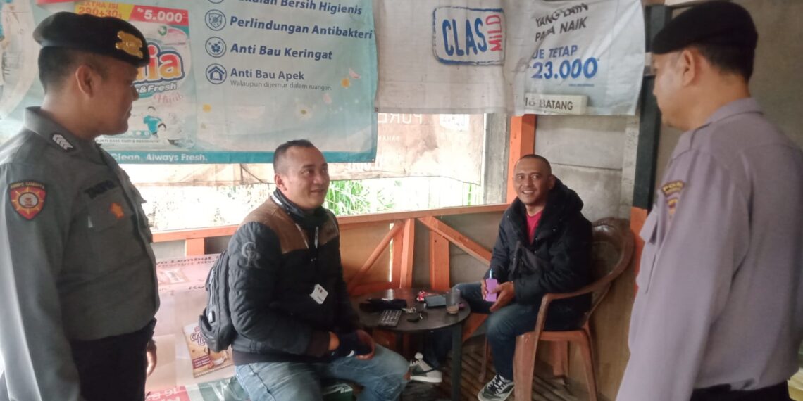 Jaga Kondusif Pilkada Serentak 2024Guna menciptakan keamanan yang kondusif, unit Samapta Polsek Cibeureum Patroli Dialogis dan Sambangi Warga