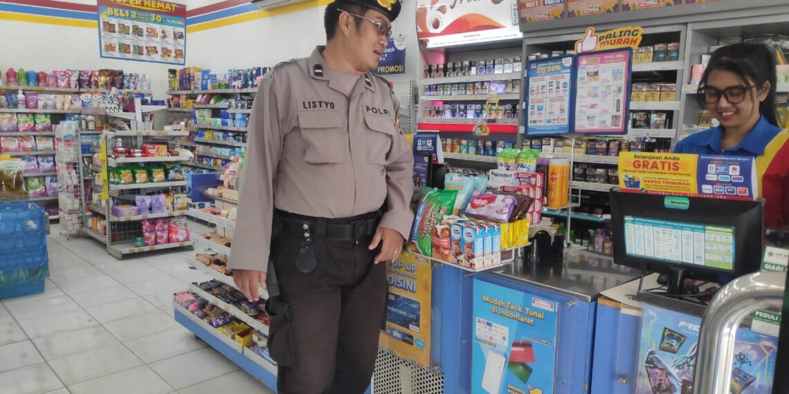 Polsek Kebonpedes Patroli Siang Hari Cegah Gangguan Kamtibmas Jelang Pilkada Serentak 2024