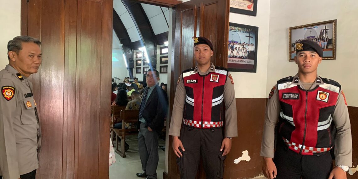Jaga Kondusifitas Pilkada Serentak 2024 Anggota Polsek Warudoyong Lakukan Pam Gerja