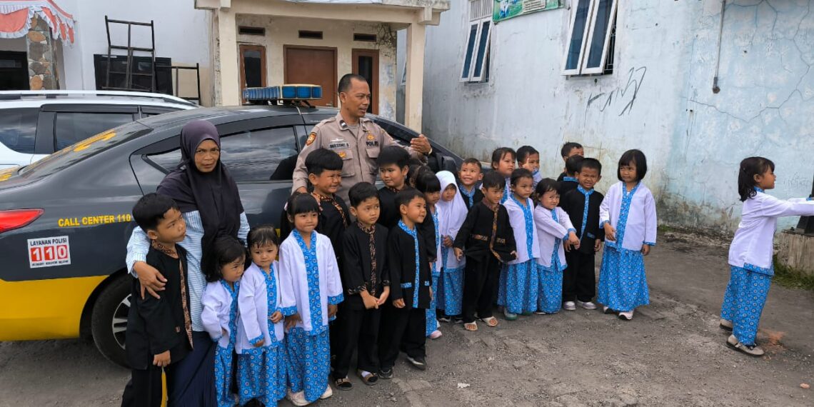 Polsek Sukaraja Laksanakan melaksanakan kegiatan himbauan dan sosialisasi ke murid TK jelang pilkada serentak2024