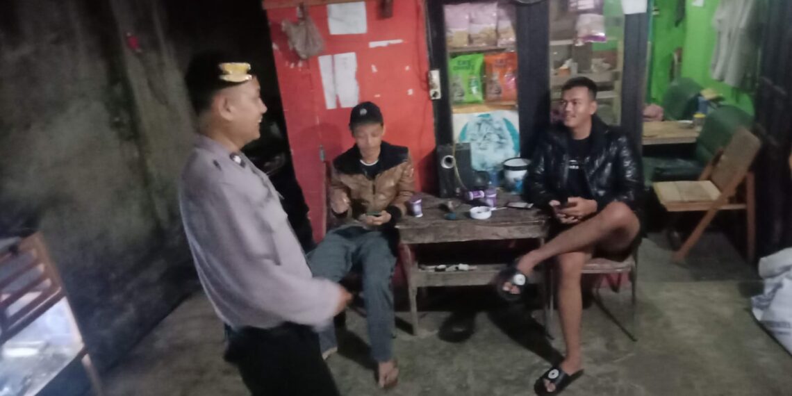 Jaga harkamtimas Menjelang Pilkada Serentak 2024, Polsek Cibeureum Laksanakan Patroli Dialogis