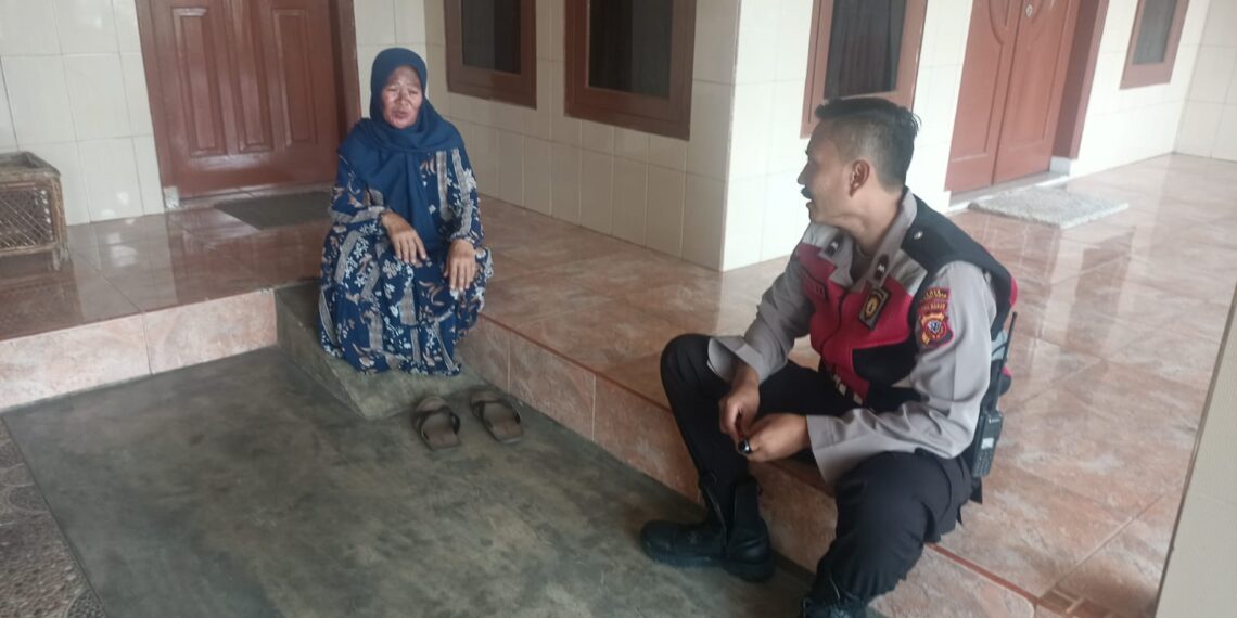 Patroli Dialogis Personel Unit Samapta Polsek Cisaat Berikan Rasa Aman Jelang Pilkada Serentak 2024