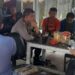 Tingkatkan Kamtibmas dan Jaga Kondidsifitas Pilkada Serentak 2024, Bhabinkamtibmas Desa Kadudampit Polsek Kadudampit efektifkan Dialogis bersama Warga.
