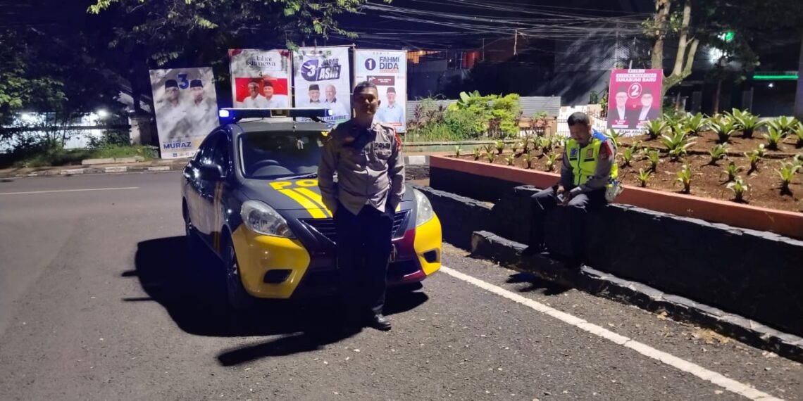 Polsek Cikole Laksanakan Patroli Dini Hari Antisipasi Gangguan Kamtibmas Jelang Pilkada Serentak 2024